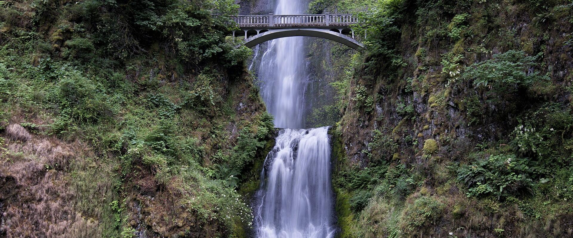 Multnomah Falls in the Columbia River Gorge, Oregon