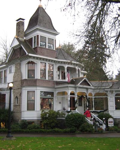 Deepwood House Christmas
